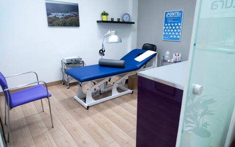 Consulta de fisioterapia y rehabilitación en Clínica Natura, Torrejón de Ardoz.