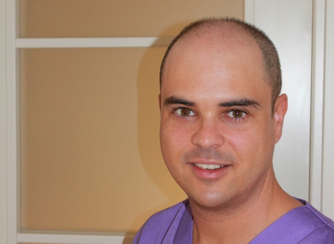 Lorenzo Molina, fisioterapeuta en clínica Natura, Torrejón de Ardoz.